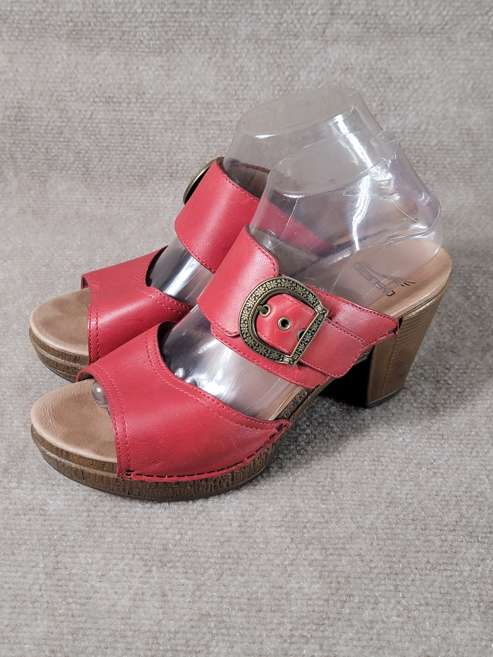 Dansko Jessie Red Strappy Sandal Womens Size 39US 8.5-9 Leather Chunky Heel Clog